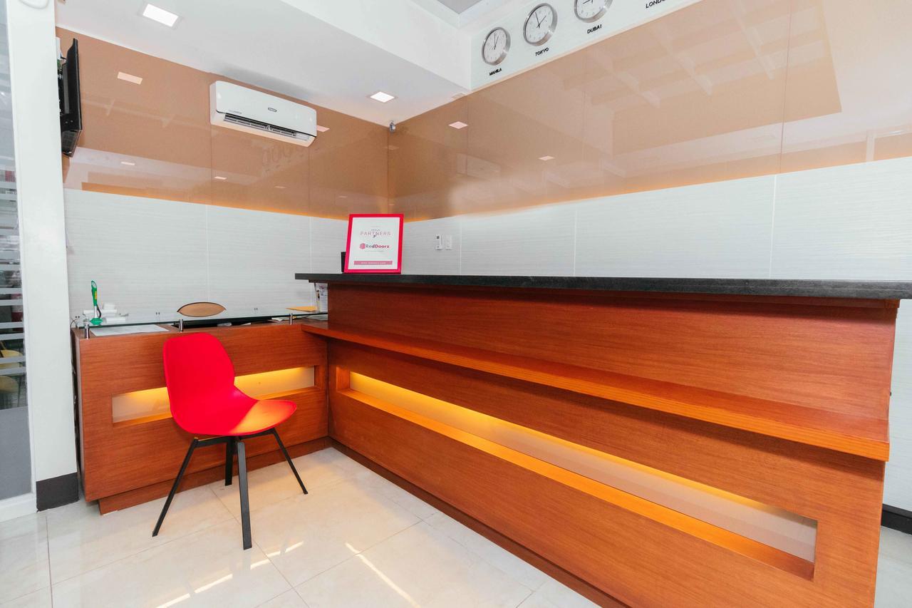 Reddoorz Premium @ Sampaloc Makati Hotel Makati City Ngoại thất bức ảnh