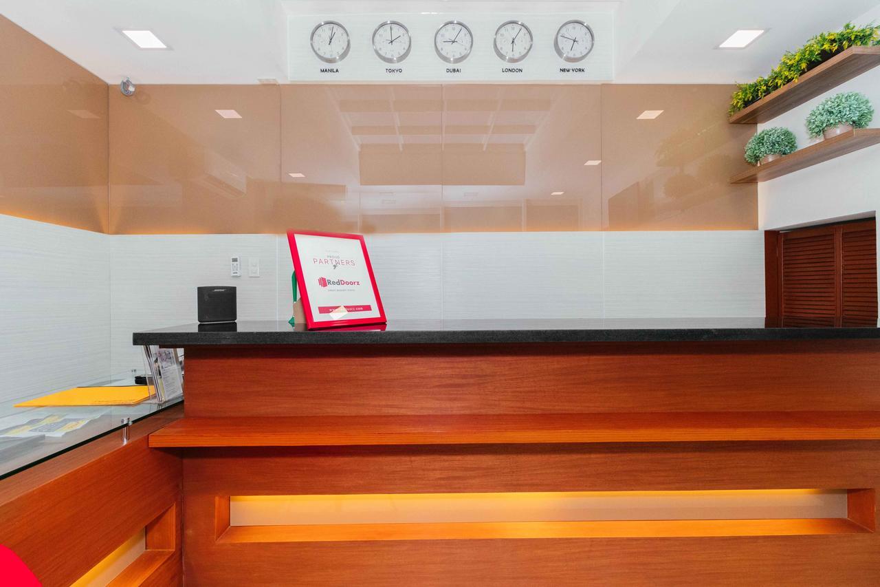 Reddoorz Premium @ Sampaloc Makati Hotel Makati City Ngoại thất bức ảnh