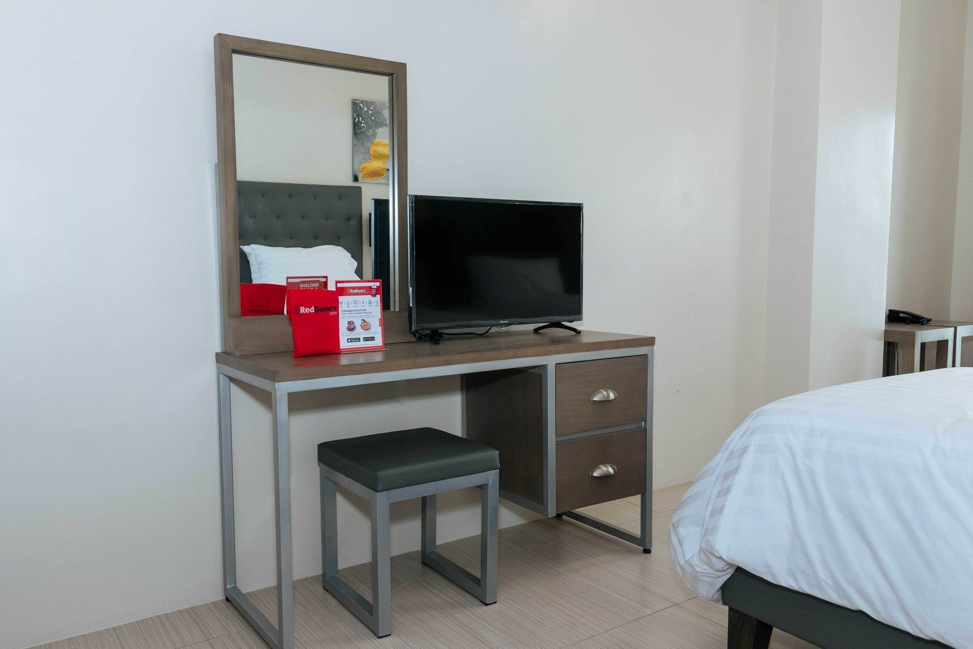Reddoorz Premium @ Sampaloc Makati Hotel Makati City Ngoại thất bức ảnh